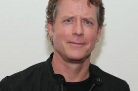 Greg Kinnear