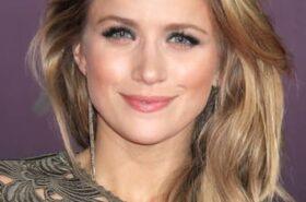 Shantel Vansanten