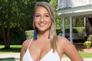 Amanda Batula Bio, Wiki, Age, Height, Family, Boyfriend, Net Worth and