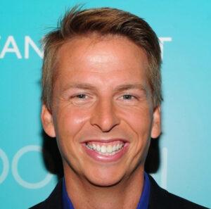 Jack McBrayer Bio, Wiki, Height, Family, Wife, Net Worth, Zillow Gone