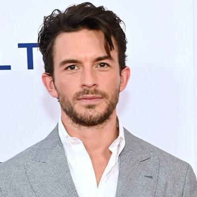 Jonathan Bailey photo