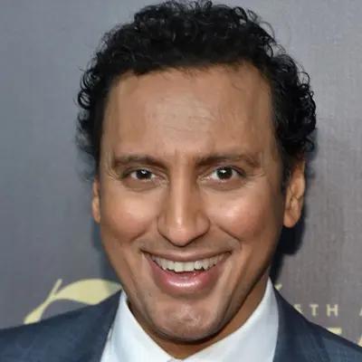 Photo of Aasif Mandvi