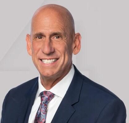 Photo of Gary Lezak